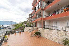 Sea view studio Tibor