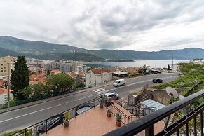 Sea view studio Tibor