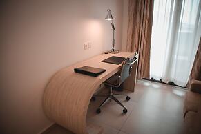 Platinum Cocotiers Hotel