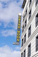 Grand Moon Hotel