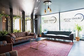 Grand Moon Hotel