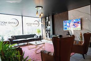 Grand Moon Hotel
