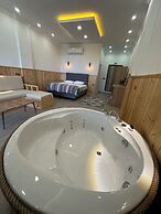 Aurora Suit Bungalov