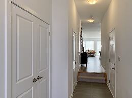 Luxurious Waterfront Retreat