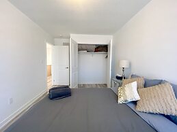 Luxurious Waterfront Retreat