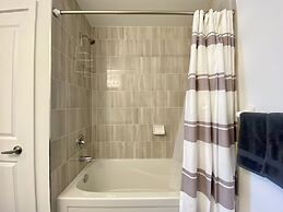 Luxurious Waterfront Retreat