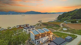 Namhae Ourpoolvilla