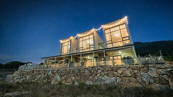 Namhae Ourpoolvilla