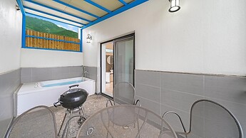 Namhae Ourpoolvilla