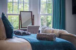 Hill House Country Estate - Princes Gate