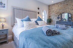 Hill House Country Estate - Princes Gate