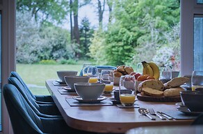 Hill House Country Estate - Princes Gate