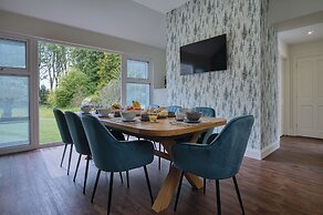 Hill House Country Estate - Princes Gate