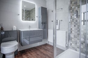 Hill House Country Estate - Princes Gate