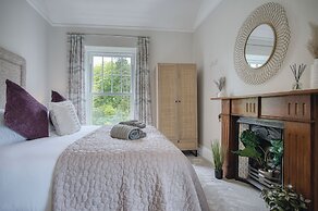 Hill House Country Estate - Princes Gate