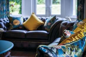 Hill House Country Estate - Princes Gate