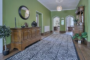 Hill House Country Estate - Princes Gate