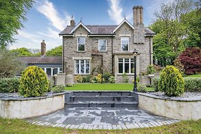 Hill House Country Estate - Princes Gate