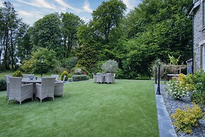 Hill House Country Estate - Princes Gate