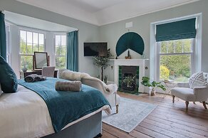 Hill House Country Estate - Princes Gate