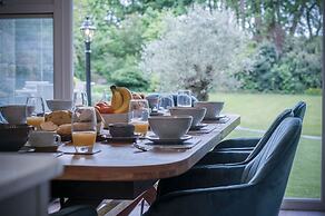 Hill House Country Estate - Princes Gate