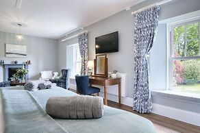 Hill House Country Estate - Princes Gate