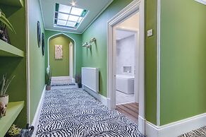 Hill House Country Estate - Princes Gate