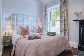 Hill House Country Estate - Princes Gate