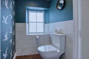 Hill House Country Estate - Princes Gate