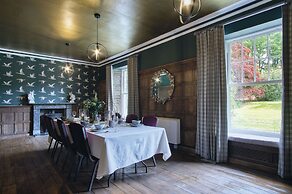 Hill House Country Estate - Princes Gate