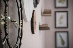 Hill House Country Estate - Princes Gate