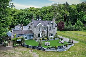 Hill House Country Estate - Princes Gate
