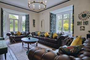 Hill House Country Estate - Princes Gate