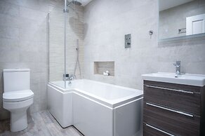 Hill House Country Estate - Princes Gate