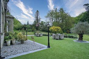 Hill House Country Estate - Princes Gate