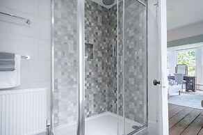 Hill House Country Estate - Princes Gate