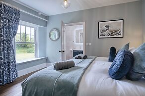 Hill House Country Estate - Princes Gate