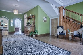 Hill House Country Estate - Princes Gate