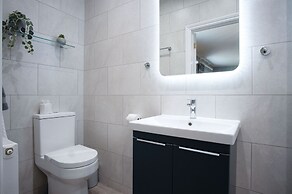 Hill House Country Estate - Princes Gate