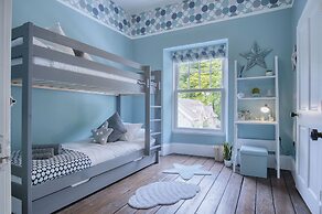 Hill House Country Estate - Princes Gate