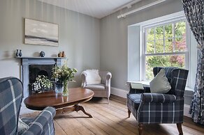 Hill House Country Estate - Princes Gate