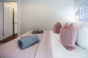 Hill House Country Estate - Princes Gate