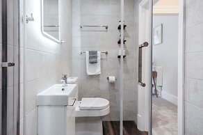 Hill House Country Estate - Princes Gate