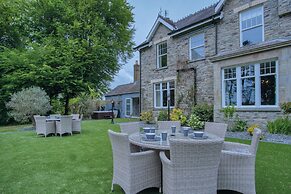 Hill House Country Estate - Princes Gate