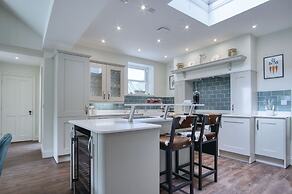 Hill House Country Estate - Princes Gate