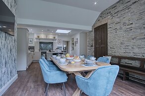 Hill House Country Estate - Princes Gate