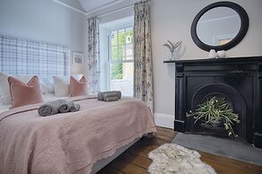 Hill House Country Estate - Princes Gate