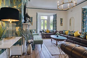 Hill House Country Estate - Princes Gate