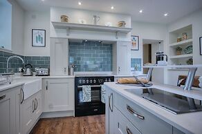 Hill House Country Estate - Princes Gate