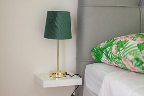 Apartment With Balcony, 5 min Walking to the Beach